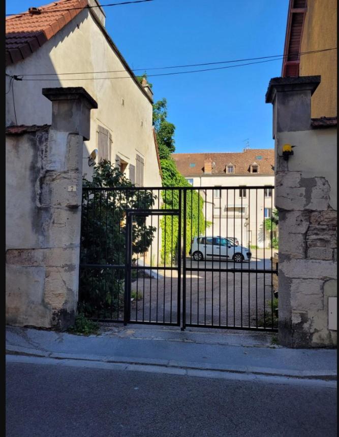 L'Historique Au Coeur De Ville Дижон Экстерьер фото